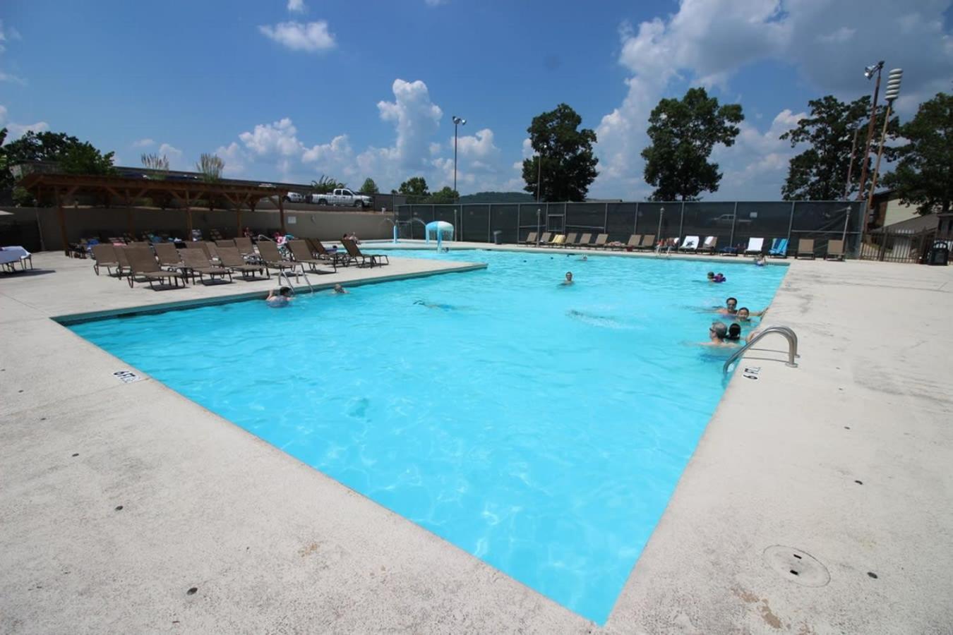 At Pointe Royale With Indoor Pool And Hot Tub Walking Distance To Clubhouse *