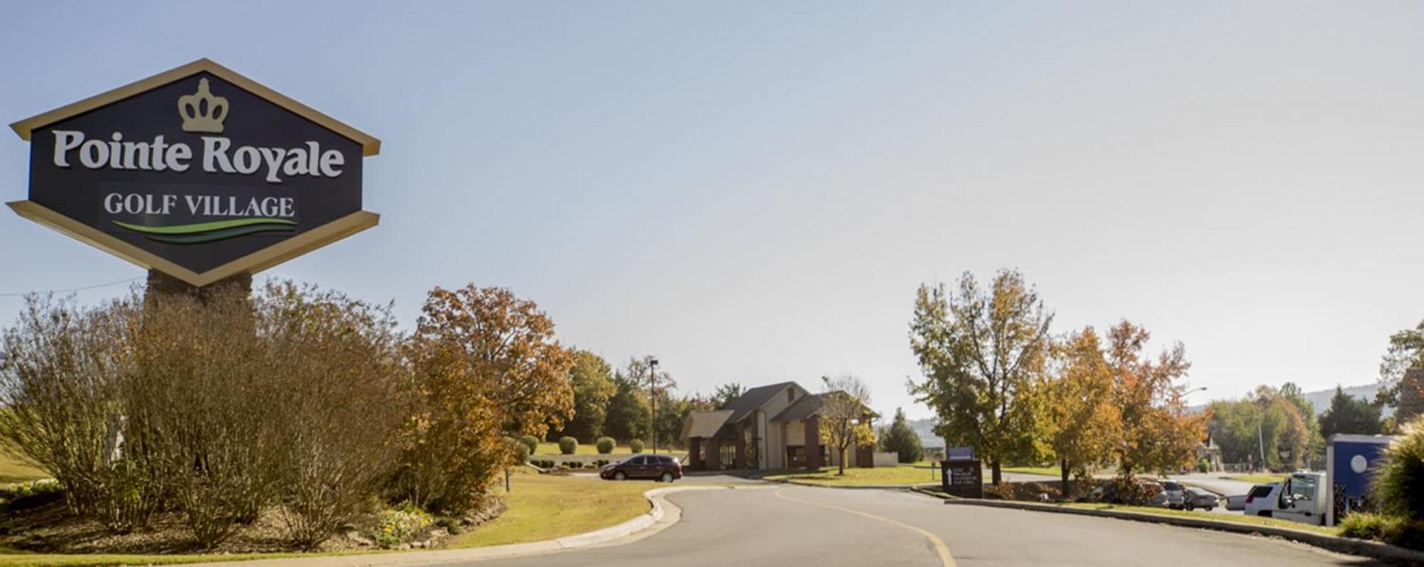 Apartment At Pointe Royale With Indoor Pool And Hot Tub Walking Distance To Clubhouse *
