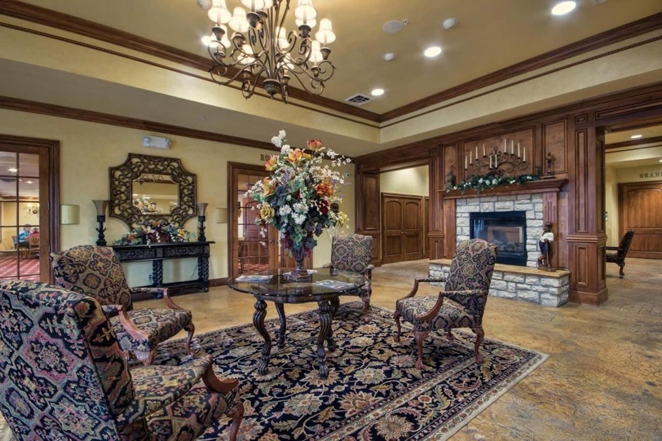 At Pointe Royale With Indoor Pool And Hot Tub Walking Distance To Clubhouse *
