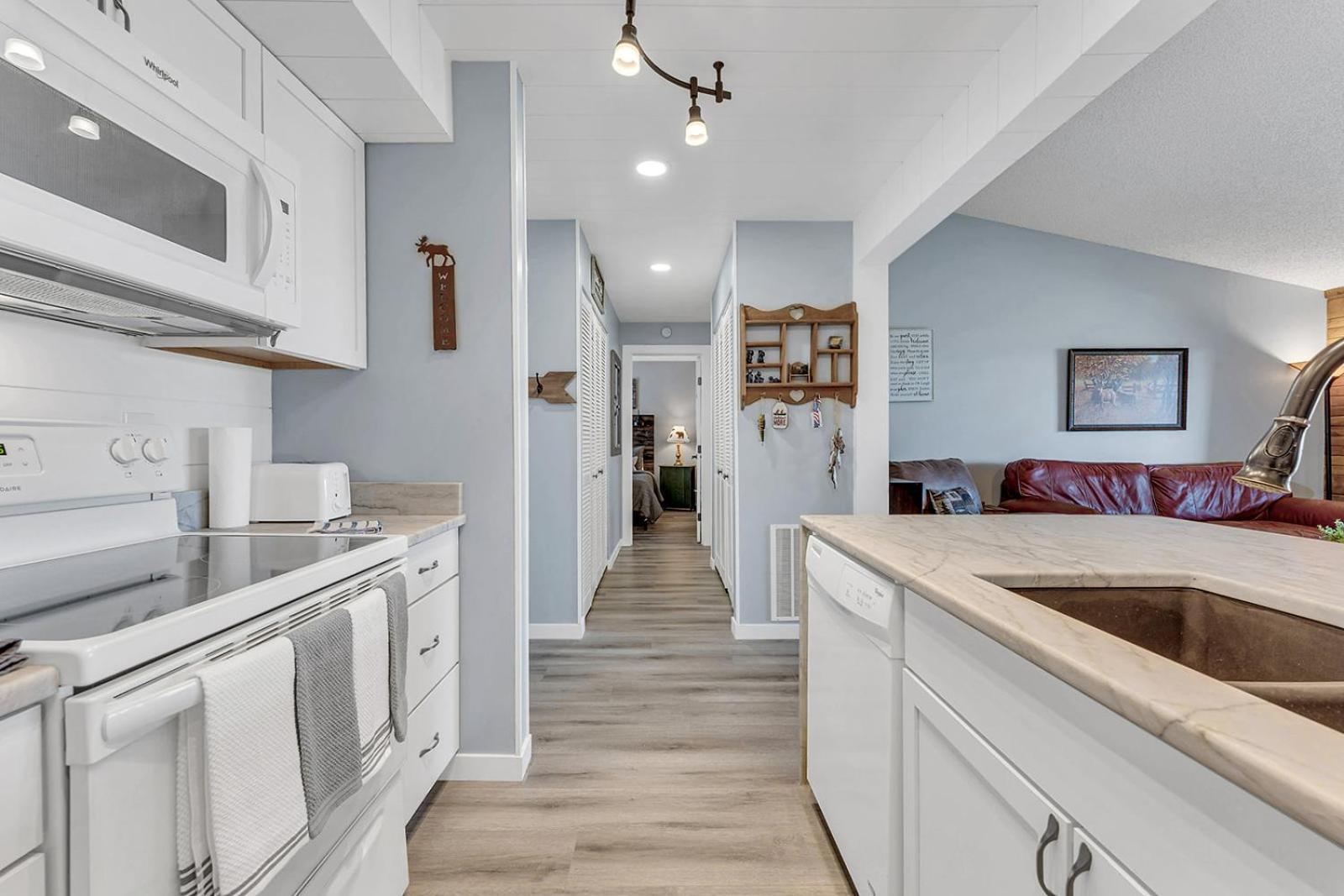 Pointe Royale Condo-table Rock Lake-free Golf Apartment *