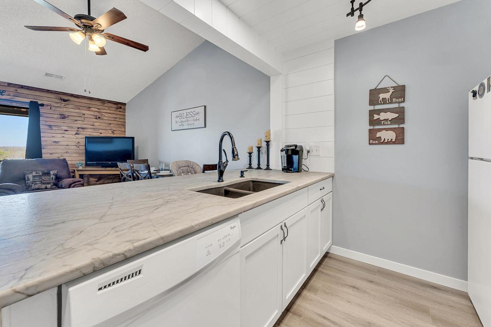 Apartment Pointe Royale Condo-table Rock Lake-free Golf Branson