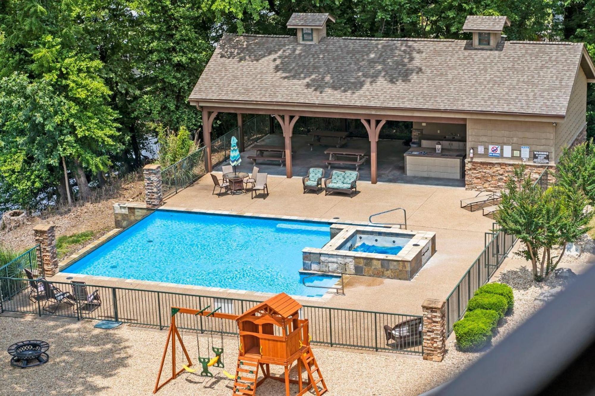 Lakeshore Getaway * Branson