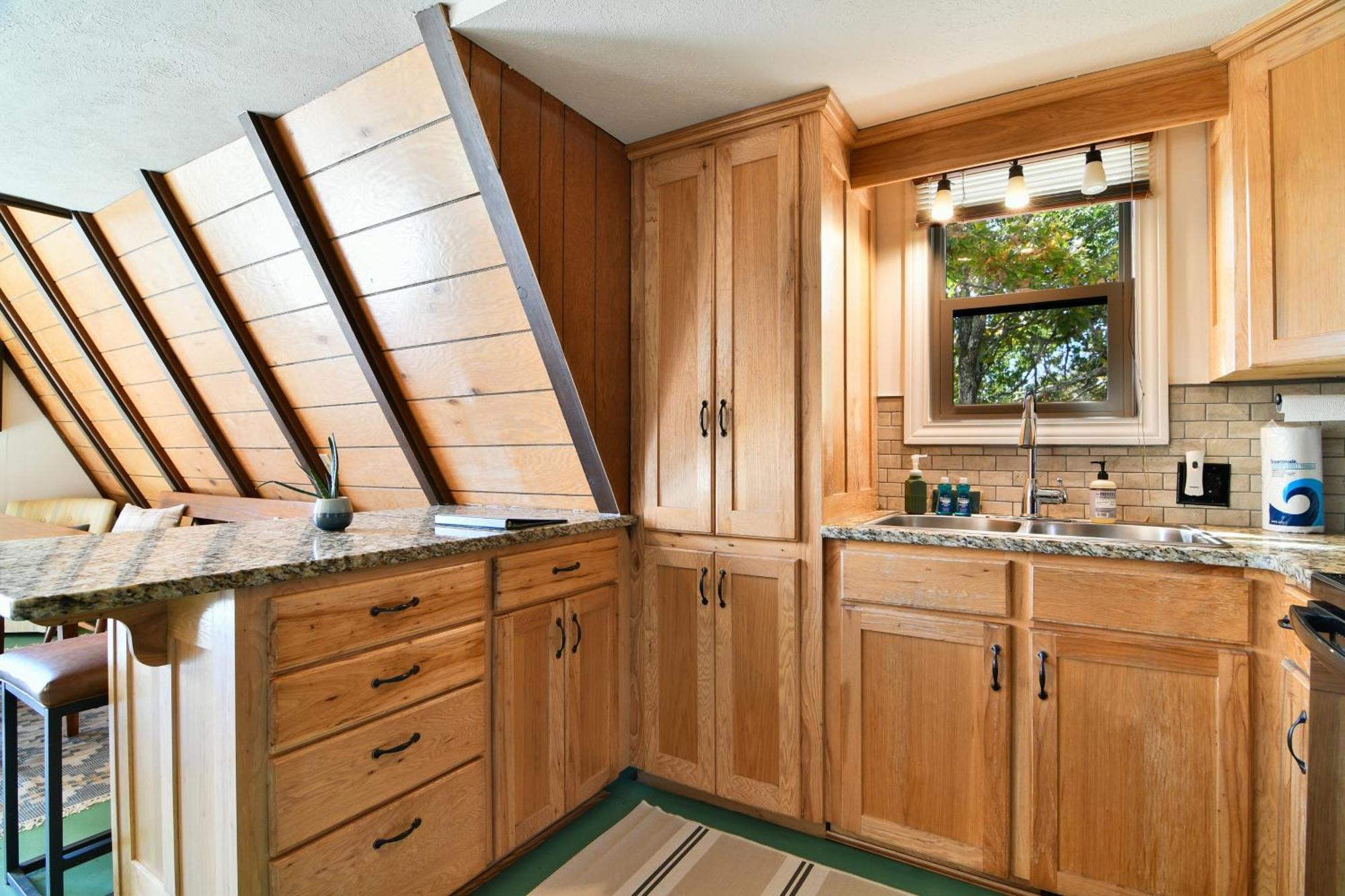 A-frame Of Mind In The Ozarks * Branson