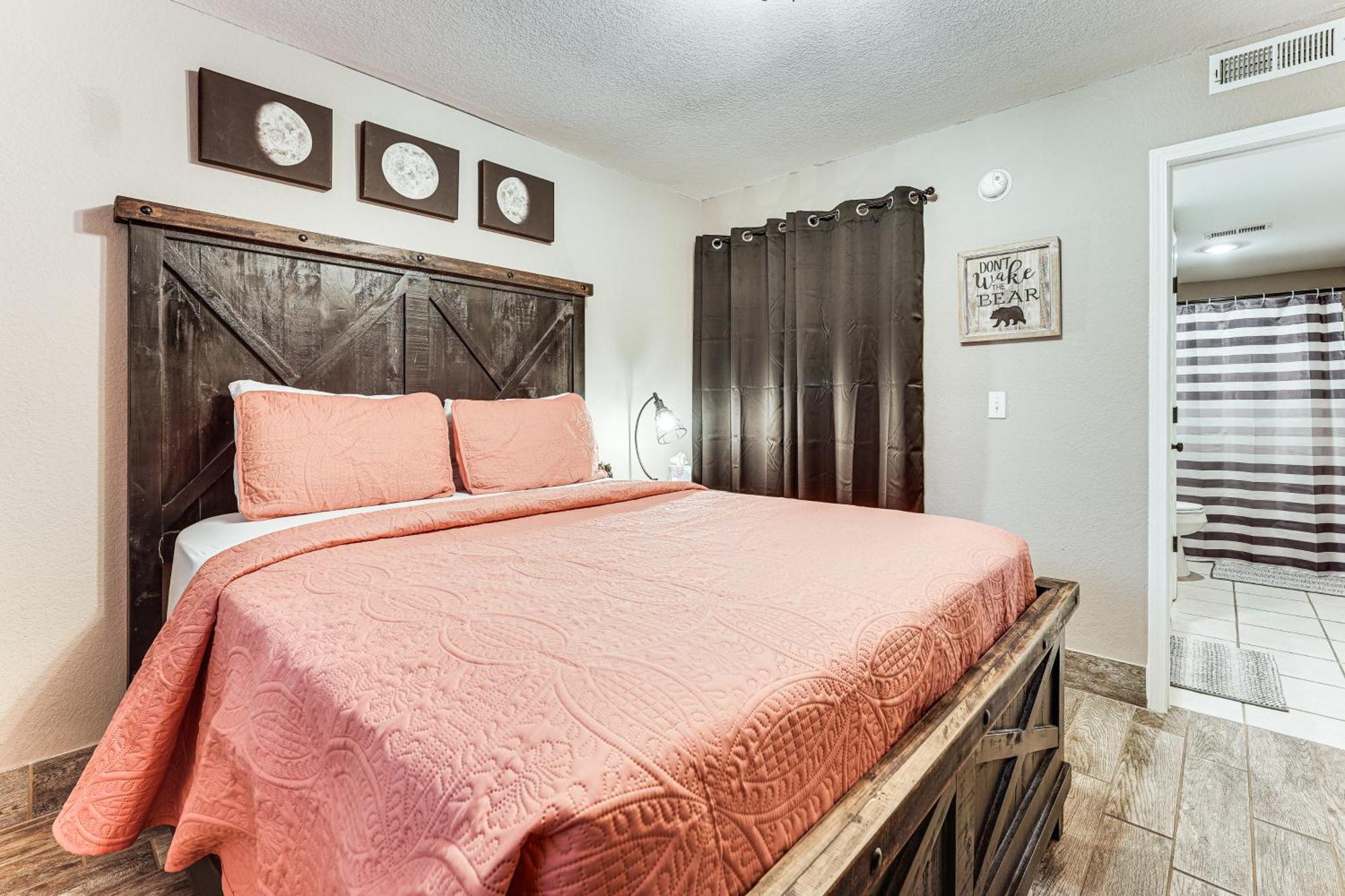 With View 1 Mi To Silver Dollar City! Apartment Branson