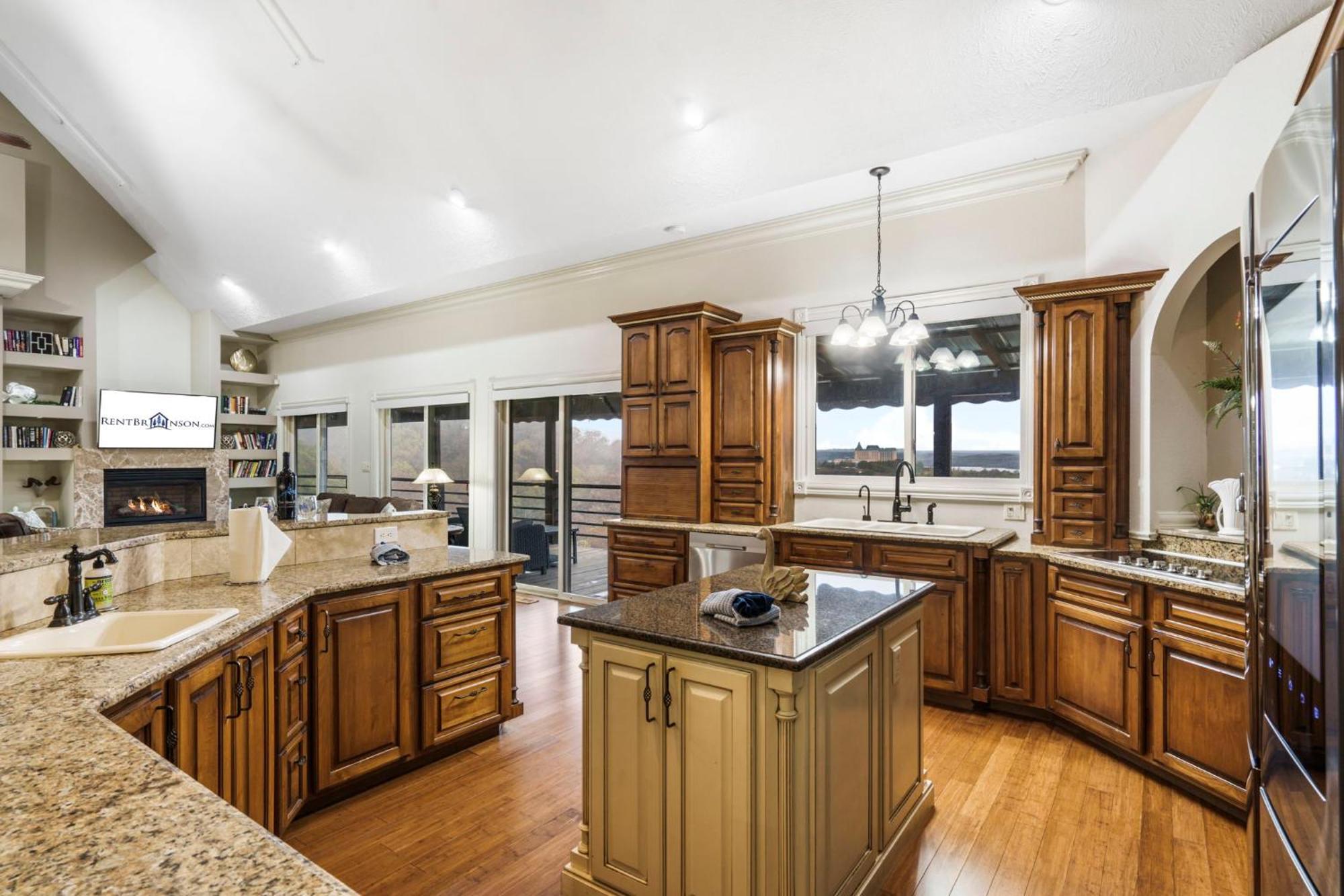 Holiday home Townhouse W Tree & Views-billiards-air Hockey-free Tix-pvt Hot Tub-basketball-garage Branson