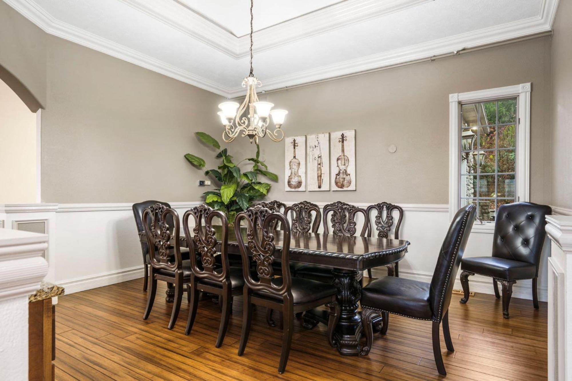 Townhouse W Tree & Views-billiards-air Hockey-free Tix-pvt Hot Tub-basketball-garage * Branson