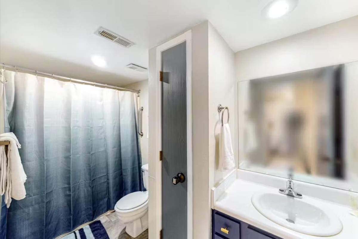 Apartment Spring Break Special! By Sdc, No Stairs, Lake, 21-3 *