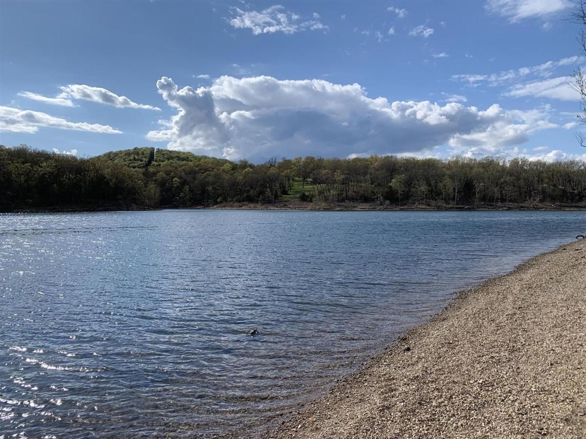 Apartment Spring Break Special! By Sdc, No Stairs, Lake, 21-3
