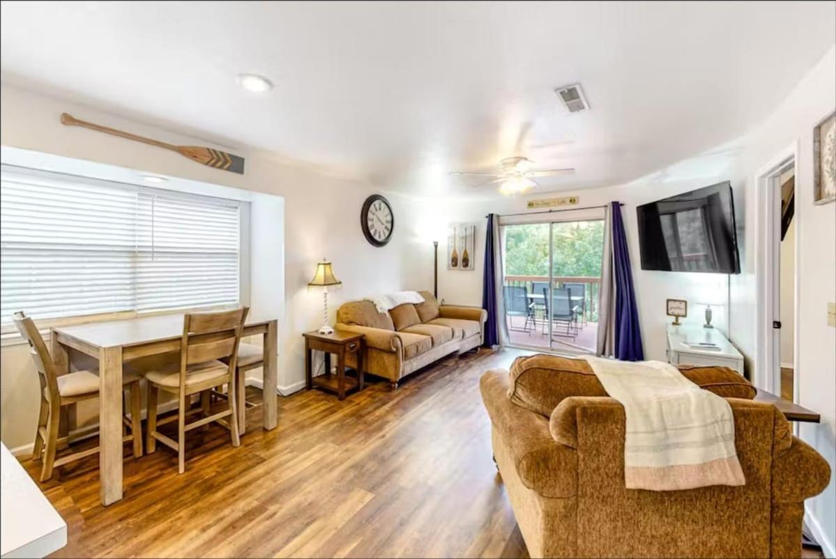 Spring Break Special! By Sdc, No Stairs, Lake, 21-3 *