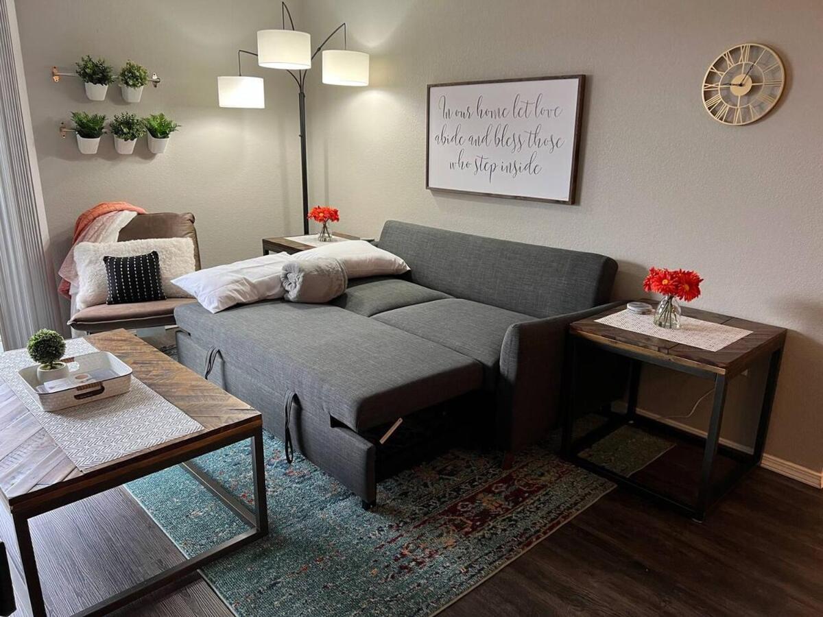 Spring Break Special! Between Strip & Sdc, 2901-5 Apartment