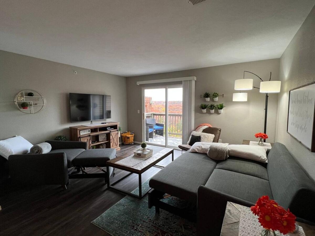 Apartment Spring Break Special! Between Strip & Sdc, 2901-5 Branson