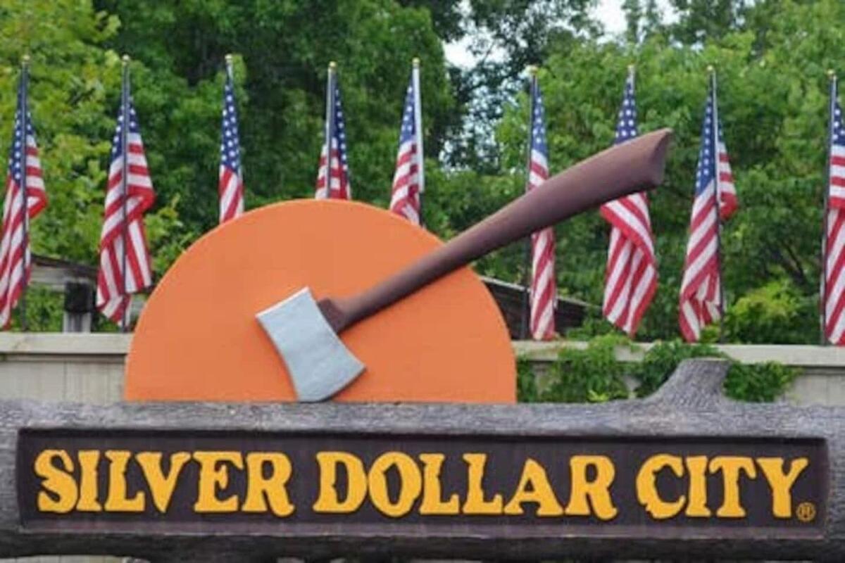 Spring Break Special! Between Strip & Sdc, 2901-5