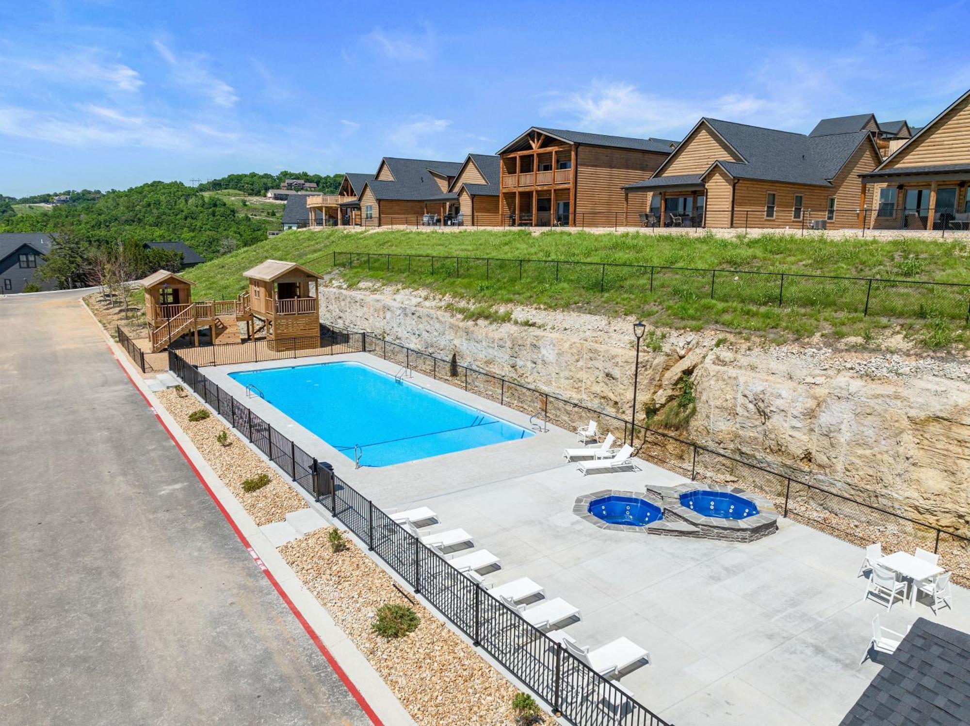 Summertime Shores - 137 * Branson