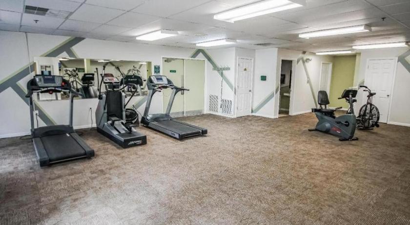 Surrey's Carriage Place 3*