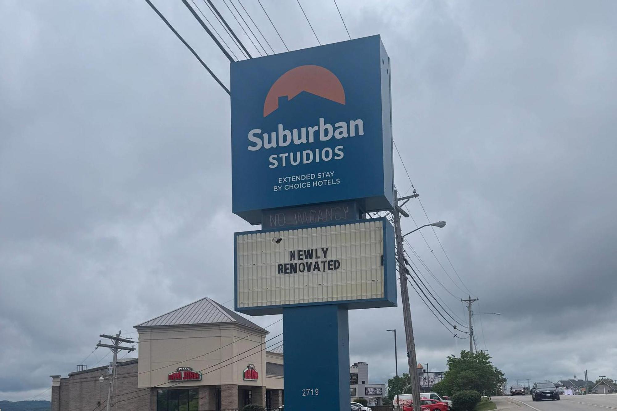 Hotel Suburban On The Strip