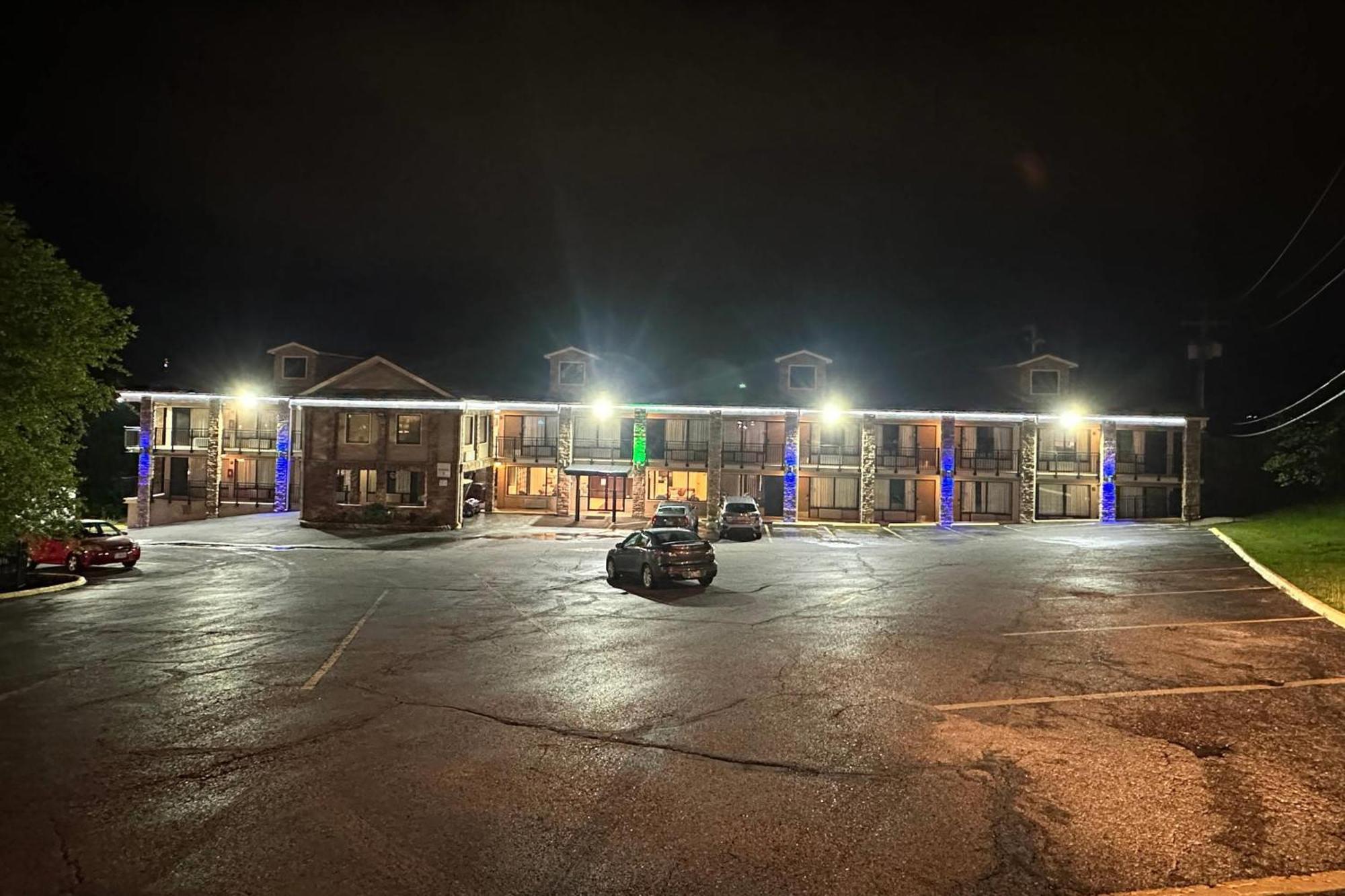 Hotel Suburban On The Strip Branson