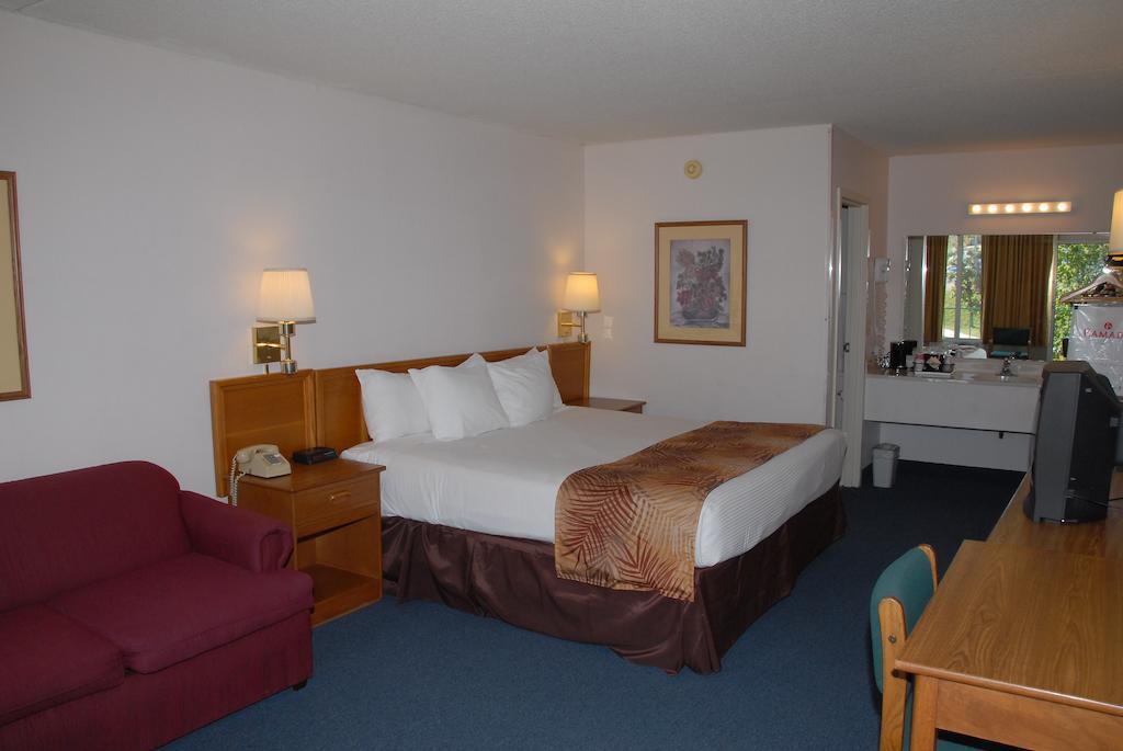 Hotel Ramada And 2*