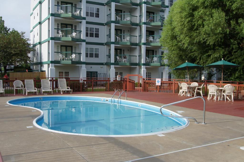 Surrey's Carriage Place 3* Branson