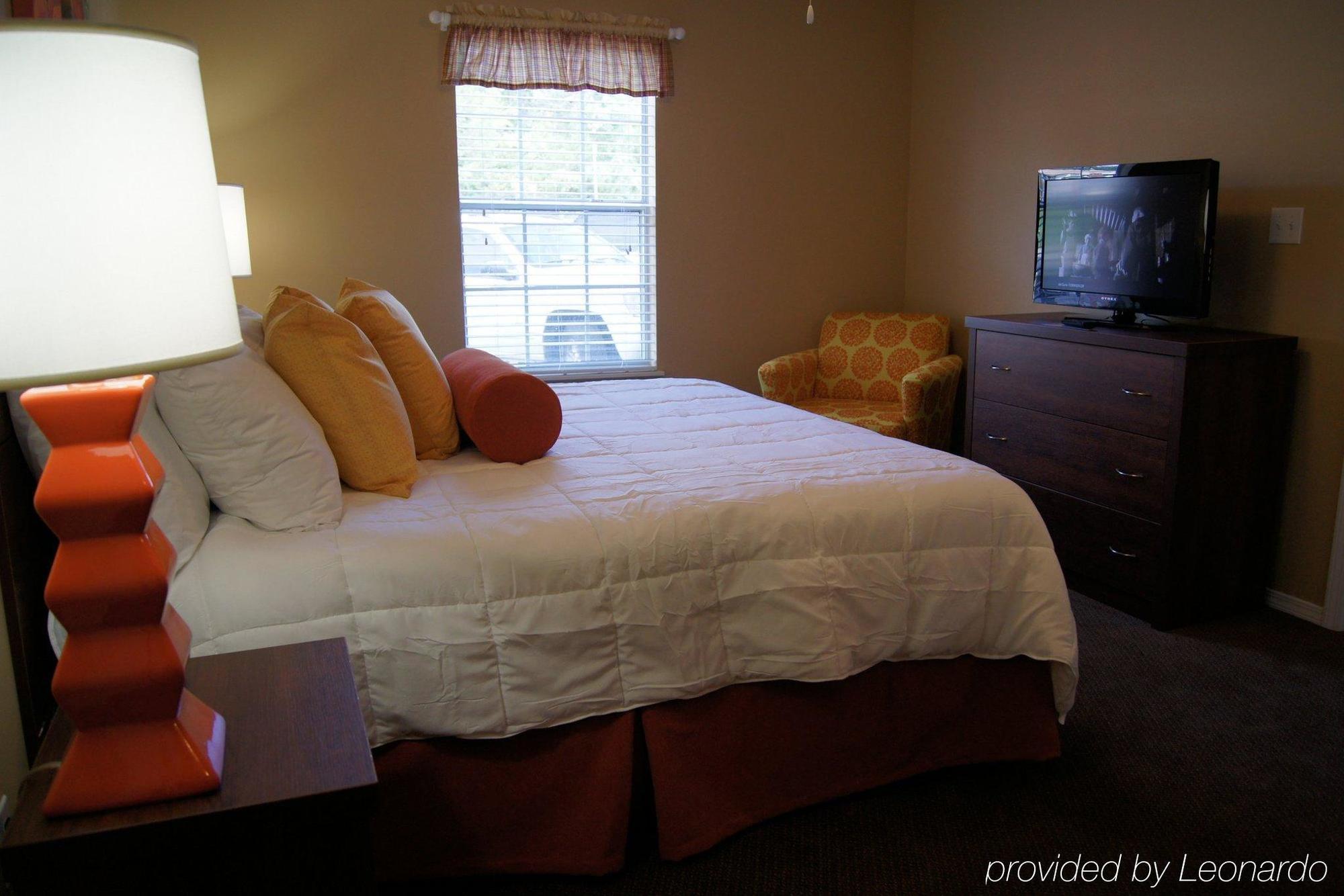 Surrey's Carriage Place Resort 3*