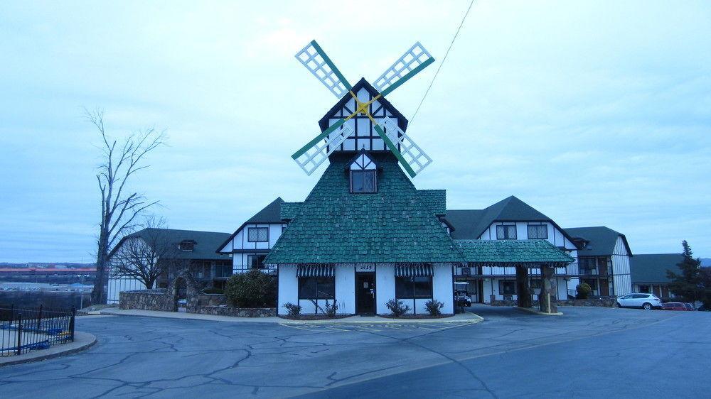 Oyo Windmill Hotel 2*