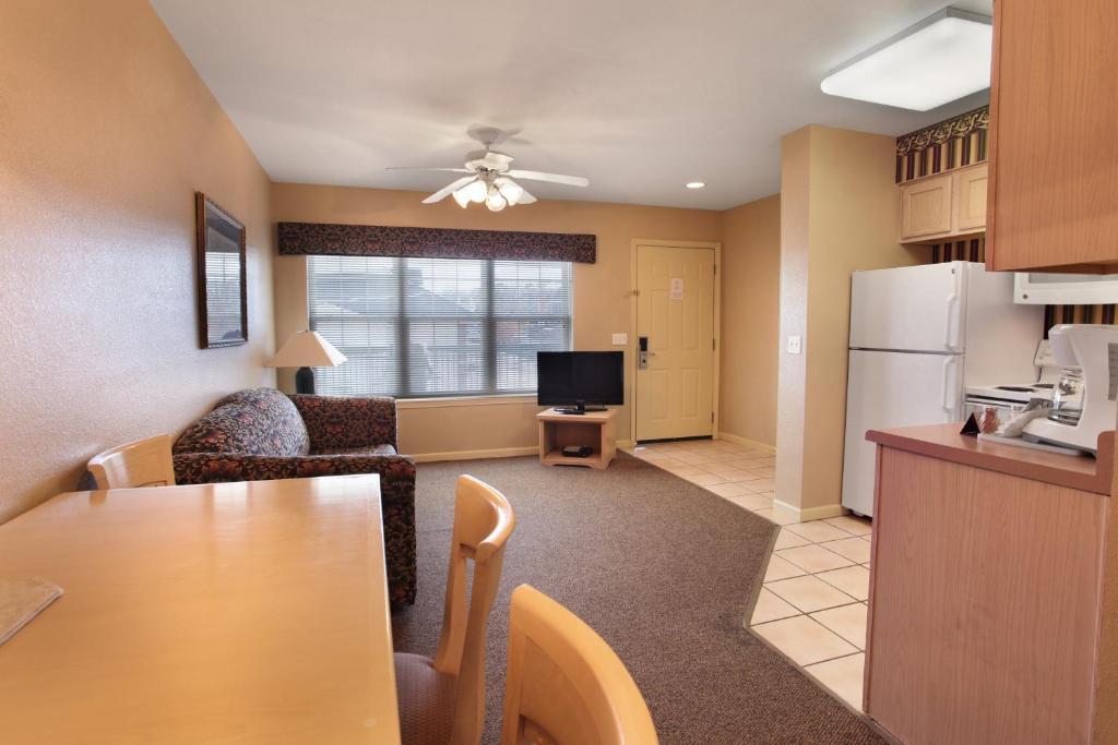 Surrey's Carriage Place Resort