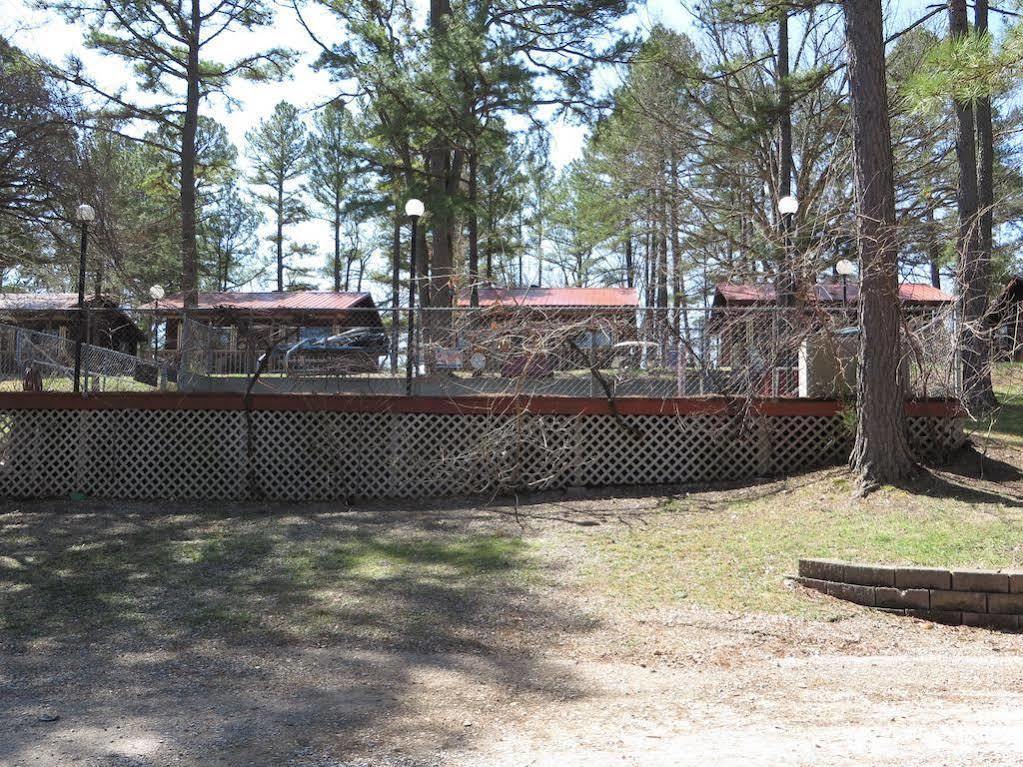 Cardinal Hill Cottages Hotel