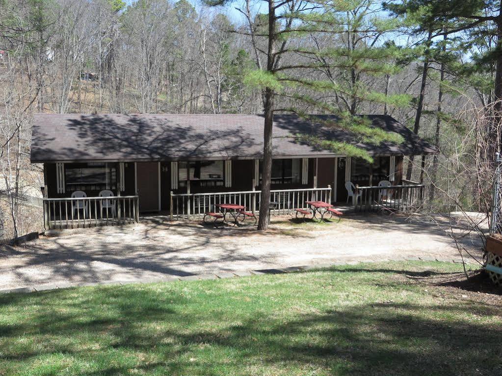 Cardinal Hill Cottages *
