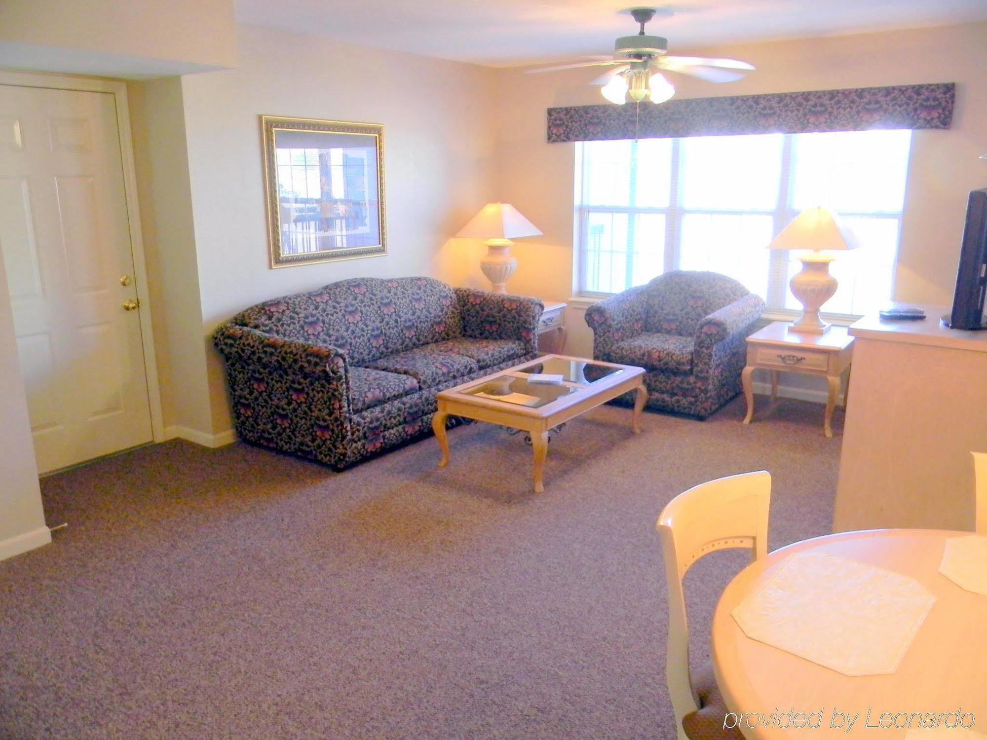 Surrey's Carriage Place 3* Branson