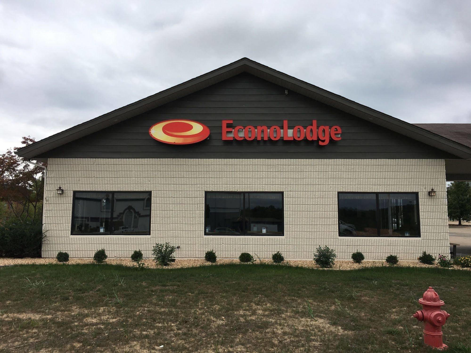 Econo & Shepherd Of The Hills Expy 3*