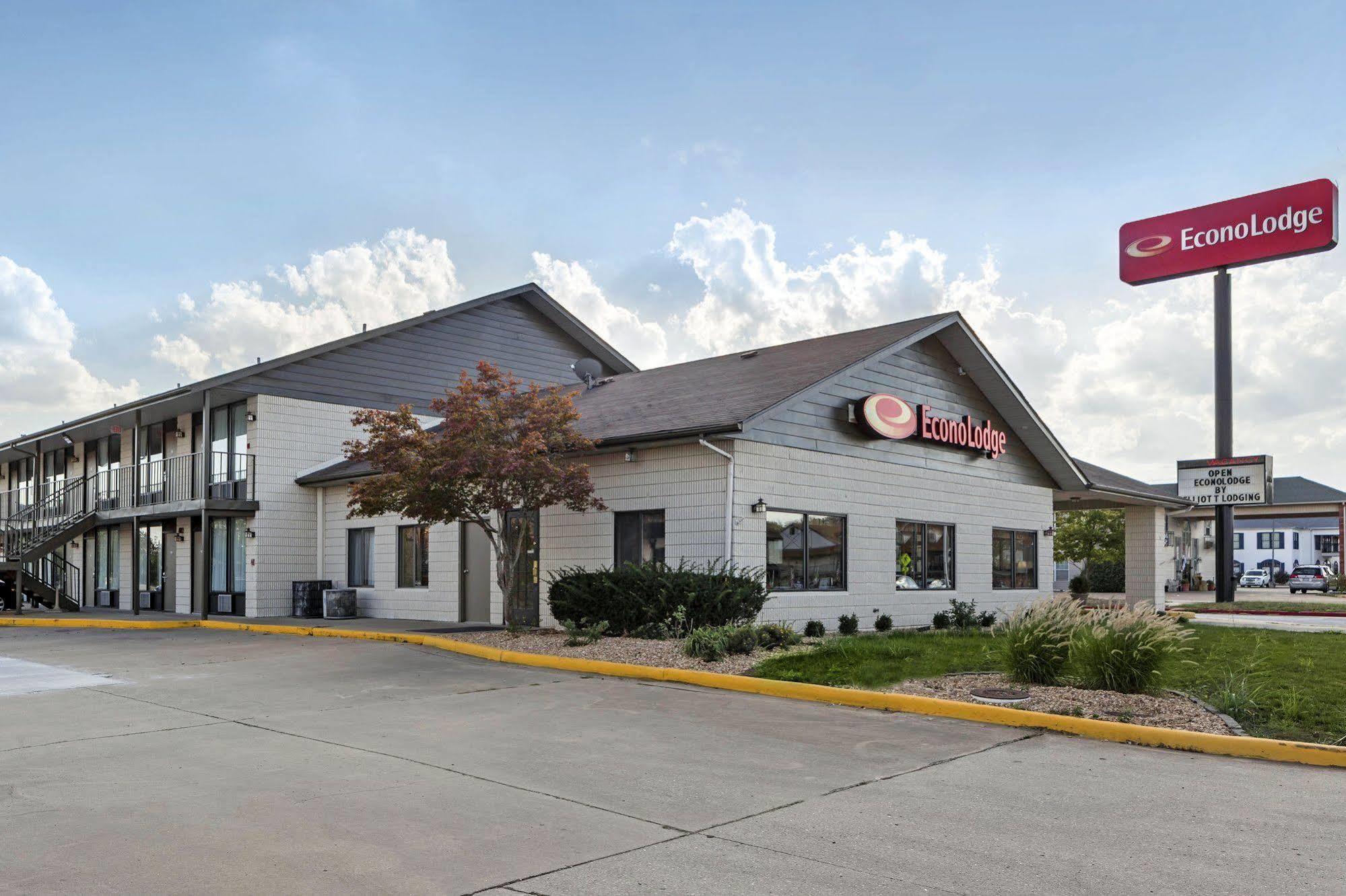 Econo & Shepherd Of The Hills Expy Branson