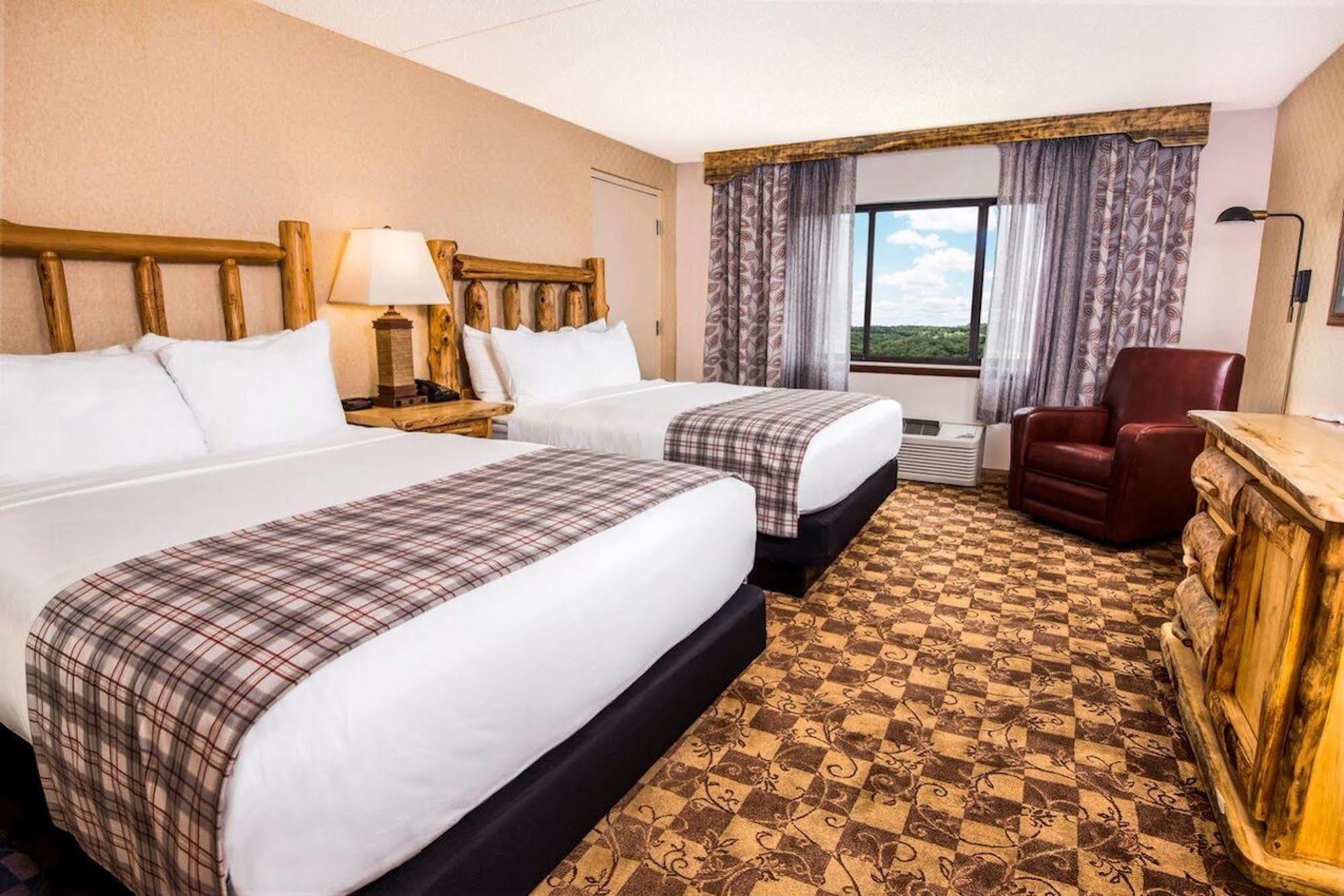 Hotel Of The Ozarks