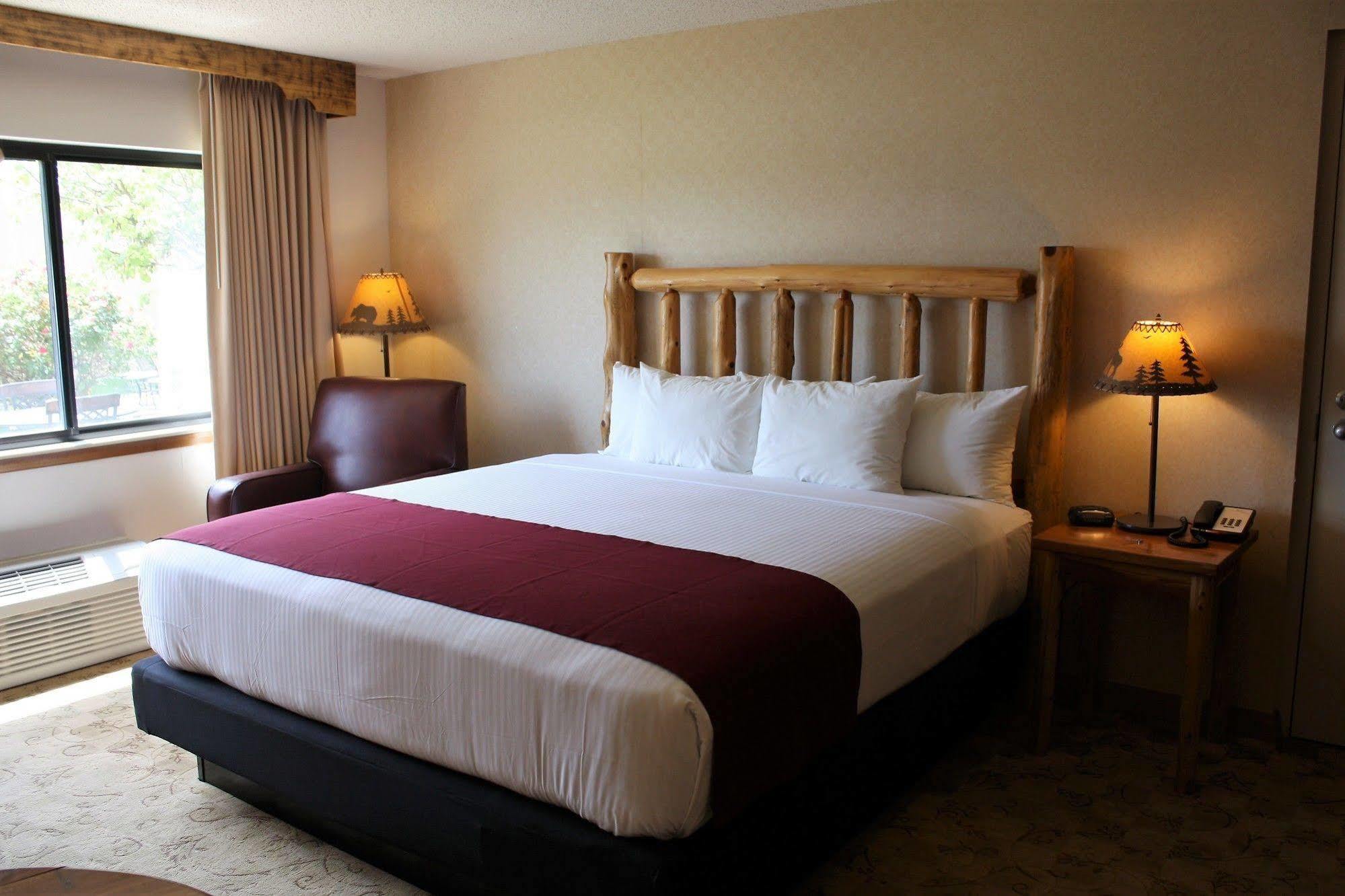Hotel Of The Ozarks