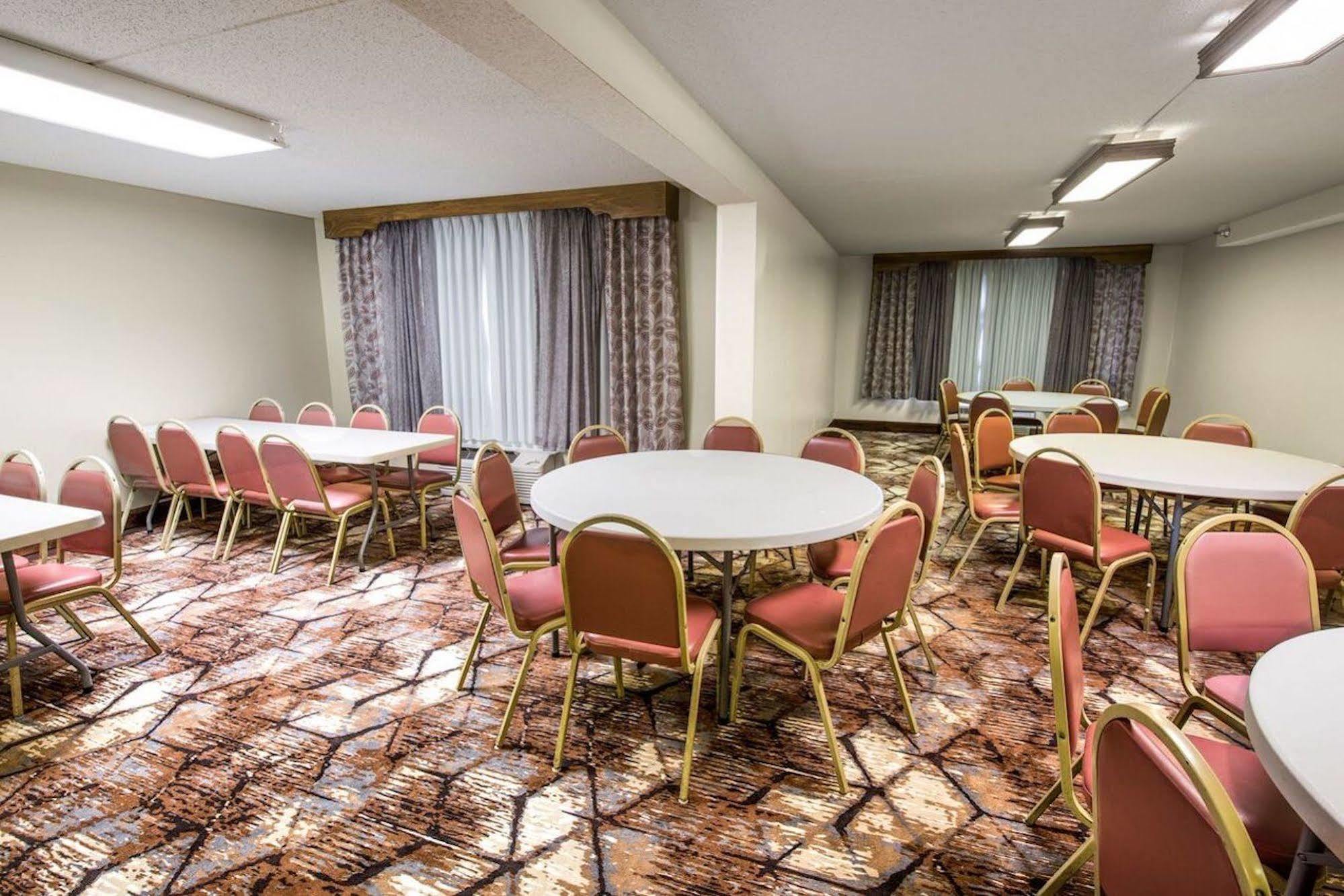 Hotel Of The Ozarks 3*