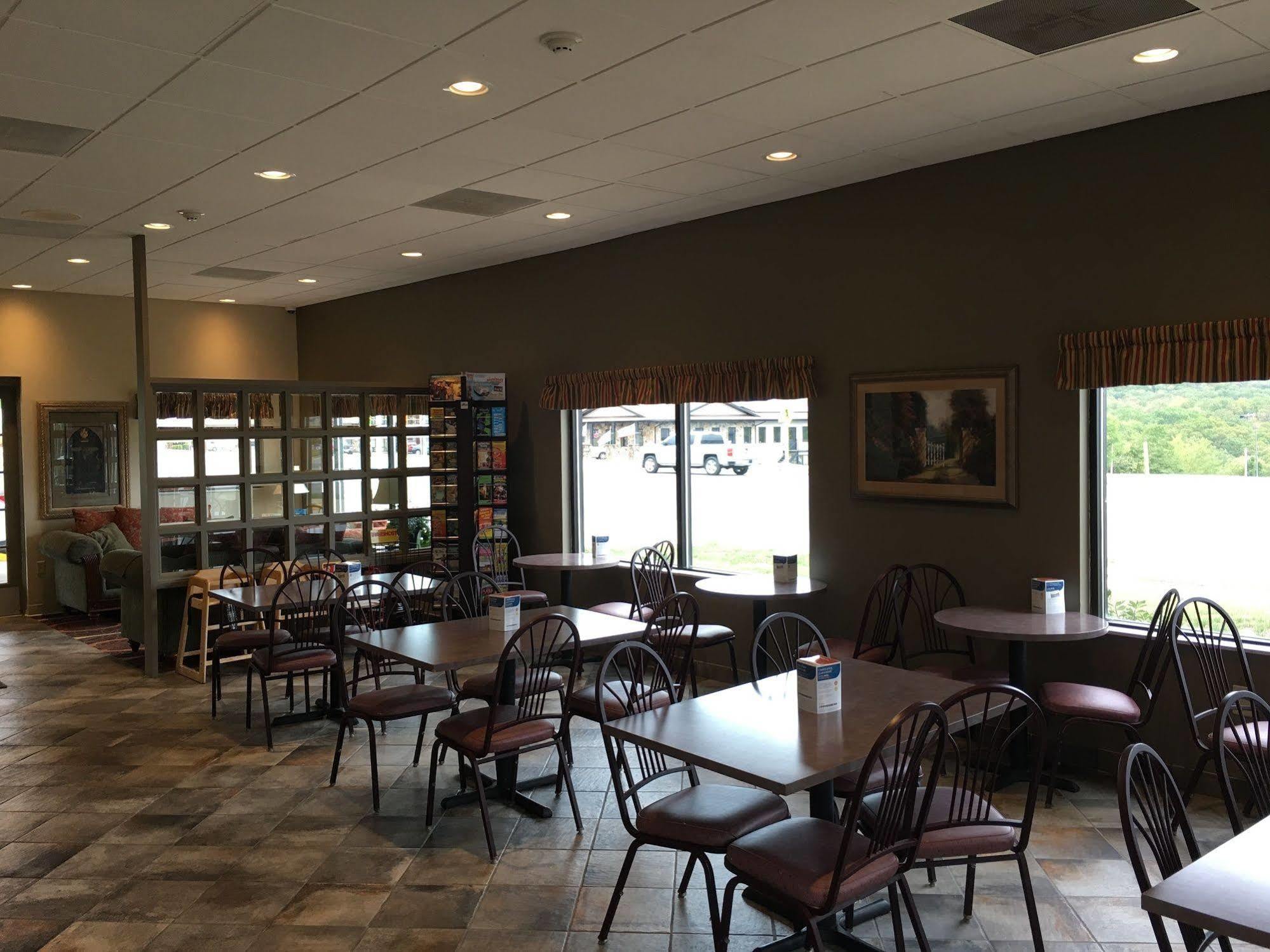 Econo & Shepherd Of The Hills Expy Branson