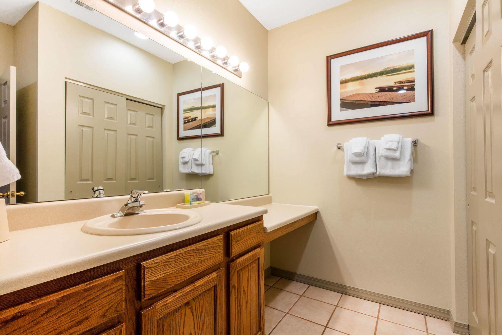 Bluegreen Vacations The Falls Village, An Ascend Hotel Branson