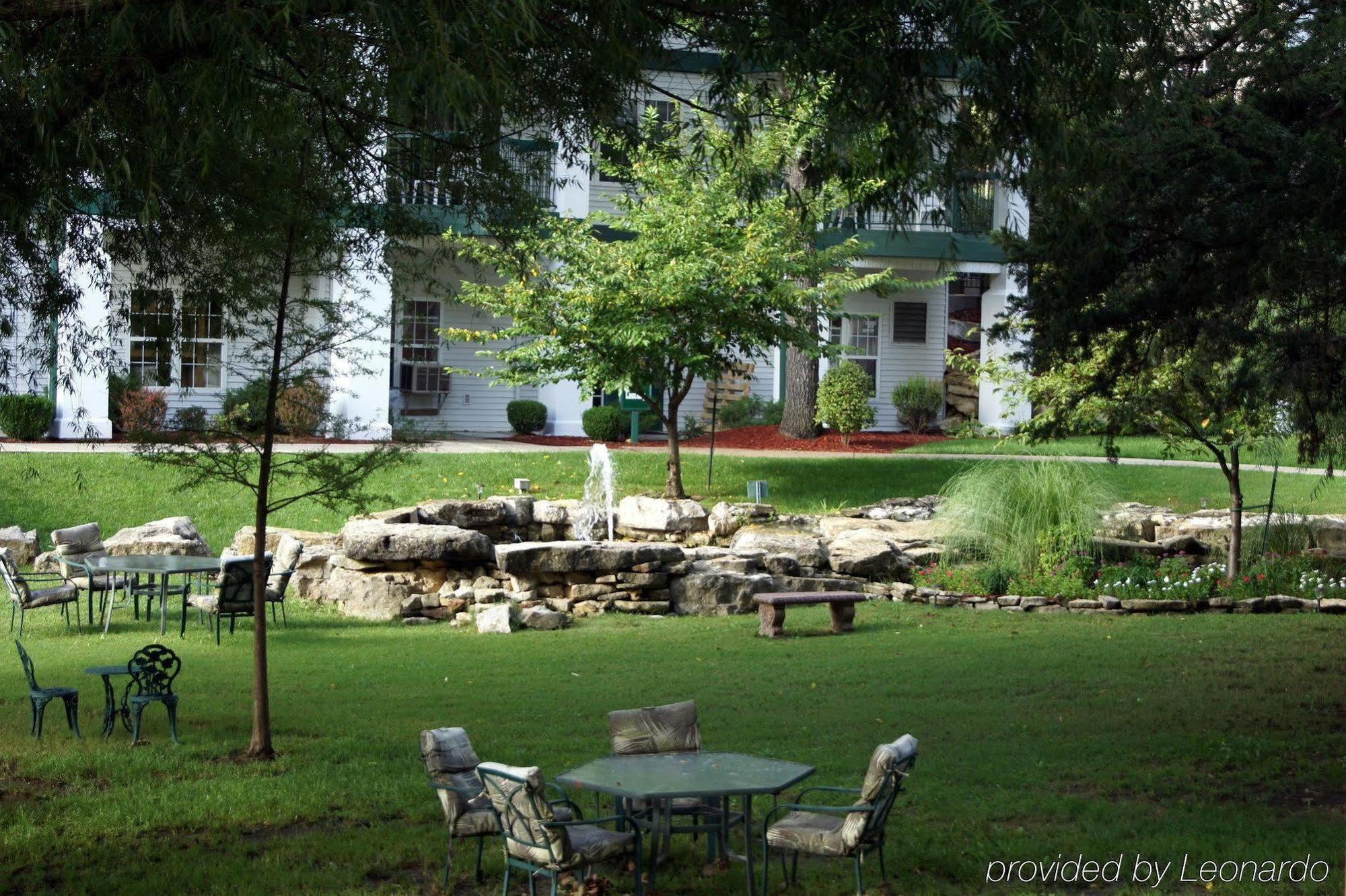 Surrey's Carriage Place Resort Branson