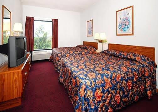 Econo & Shepherd Of The Hills Expy Hotel Branson