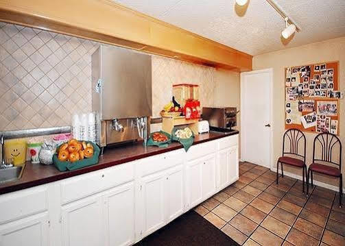 Econo & Shepherd Of The Hills Expy 3* Branson