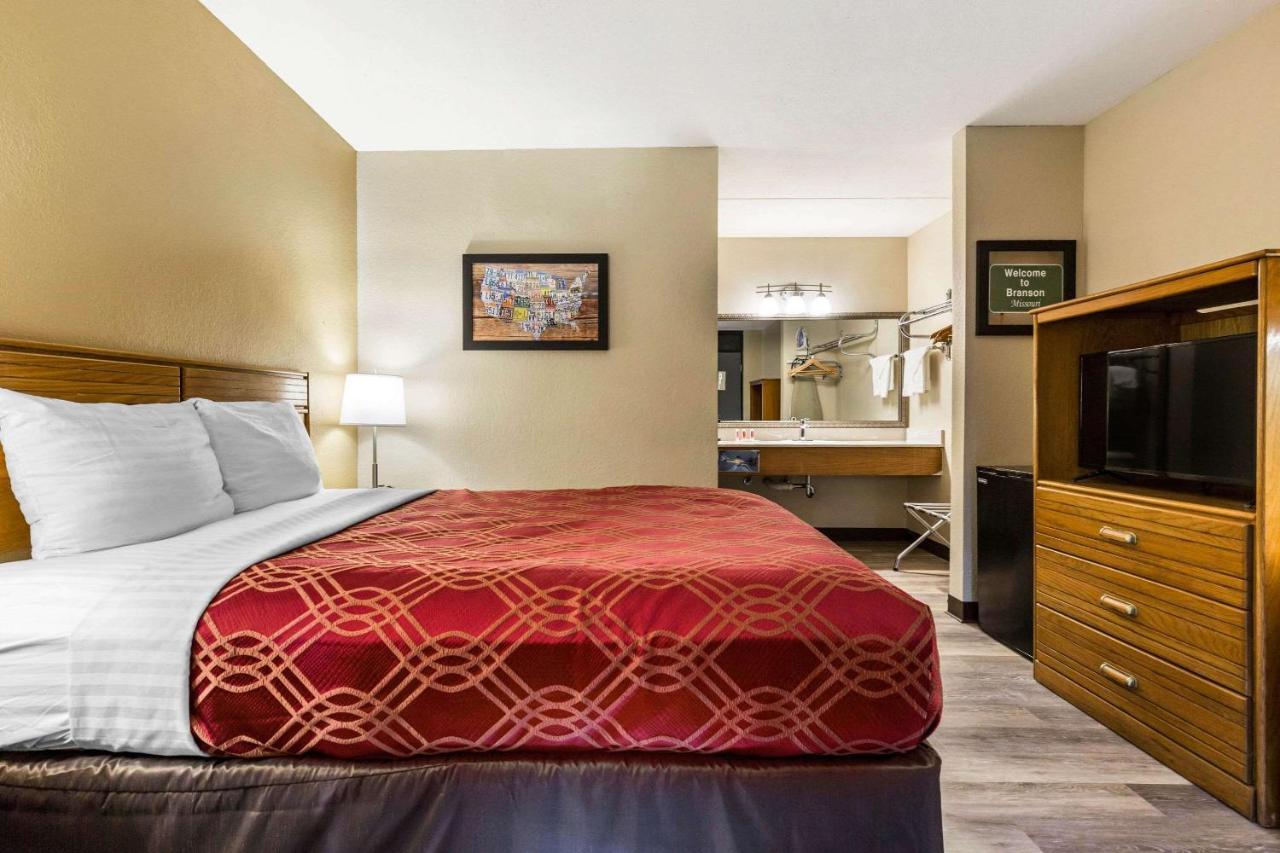 Econo & Shepherd Of The Hills Expy Hotel Branson