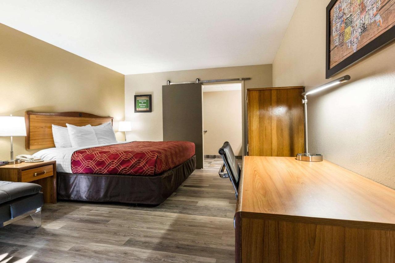 Hotel Econo & Shepherd Of The Hills Expy Branson