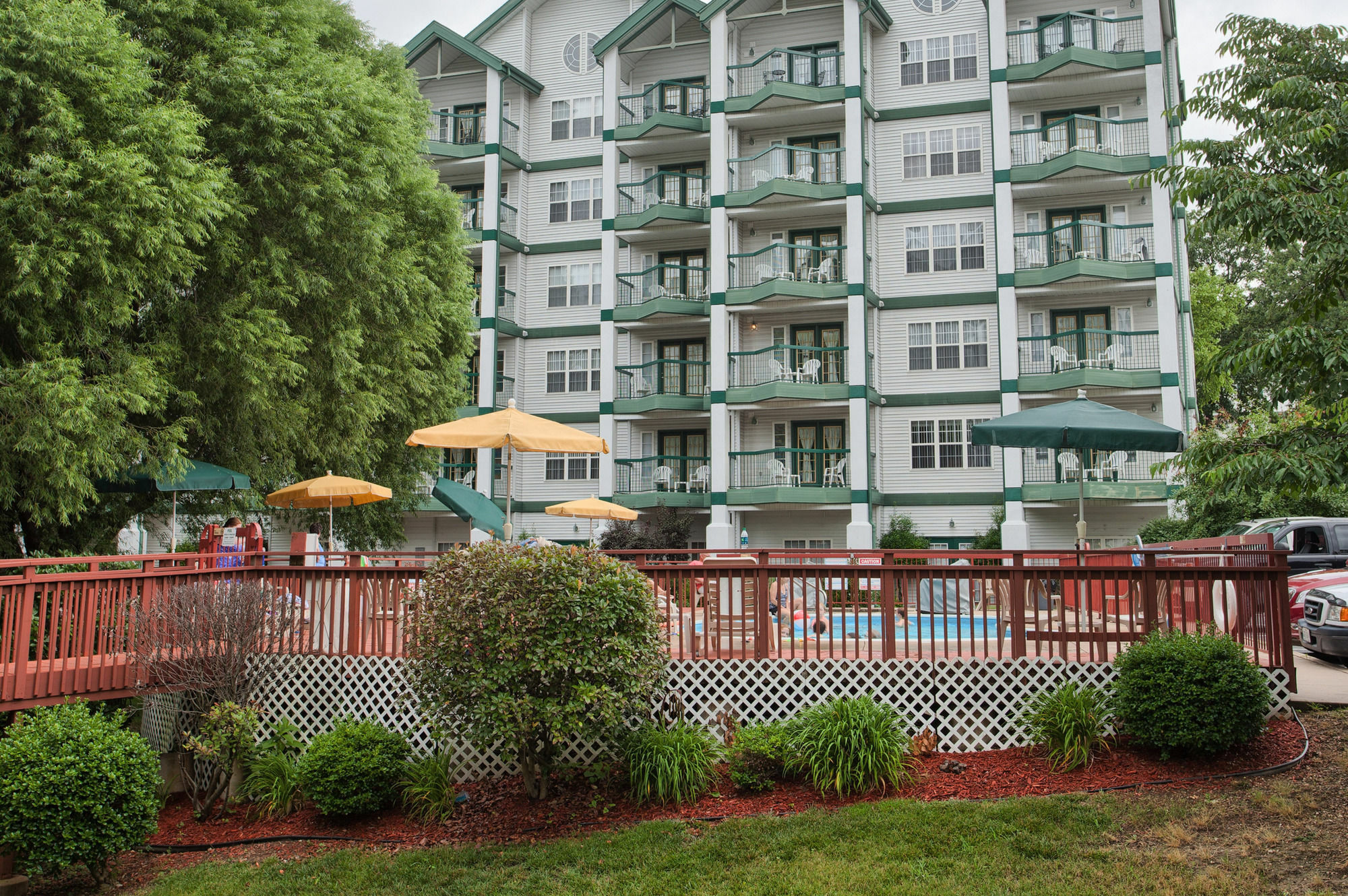 Surrey's Carriage Place 3* Branson