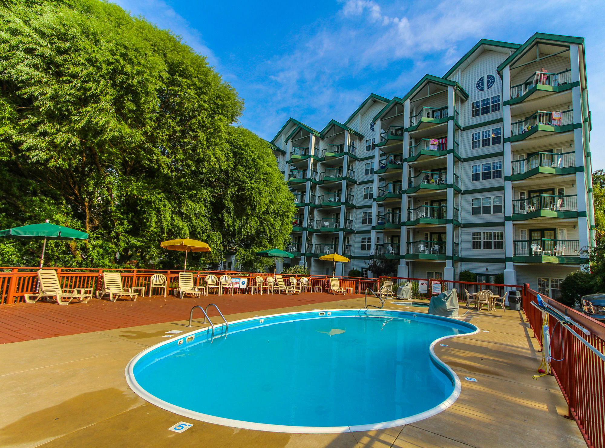 Surrey's Carriage Place 3*