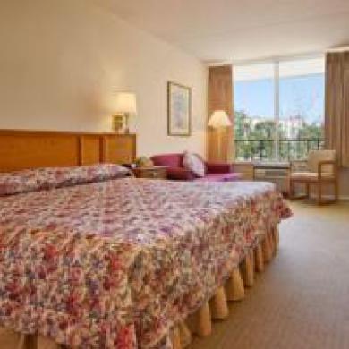 Ramada And 2*