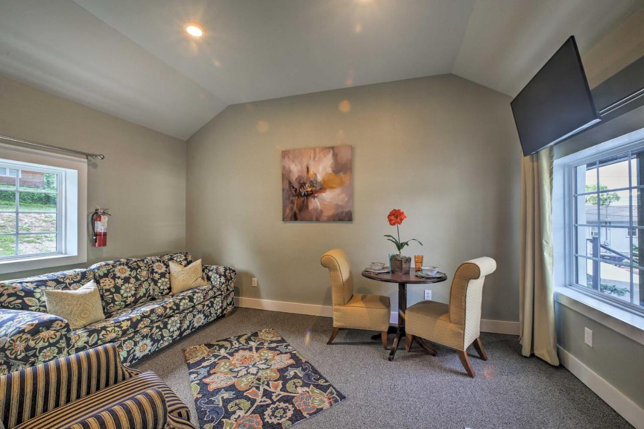 Downtown With Pool Access! * Branson