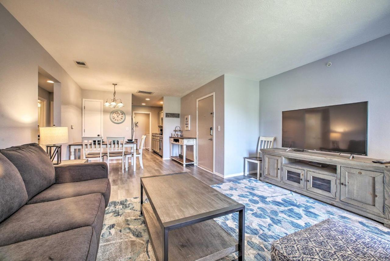 Cozy With Pool Access In The Heart Of Branson!