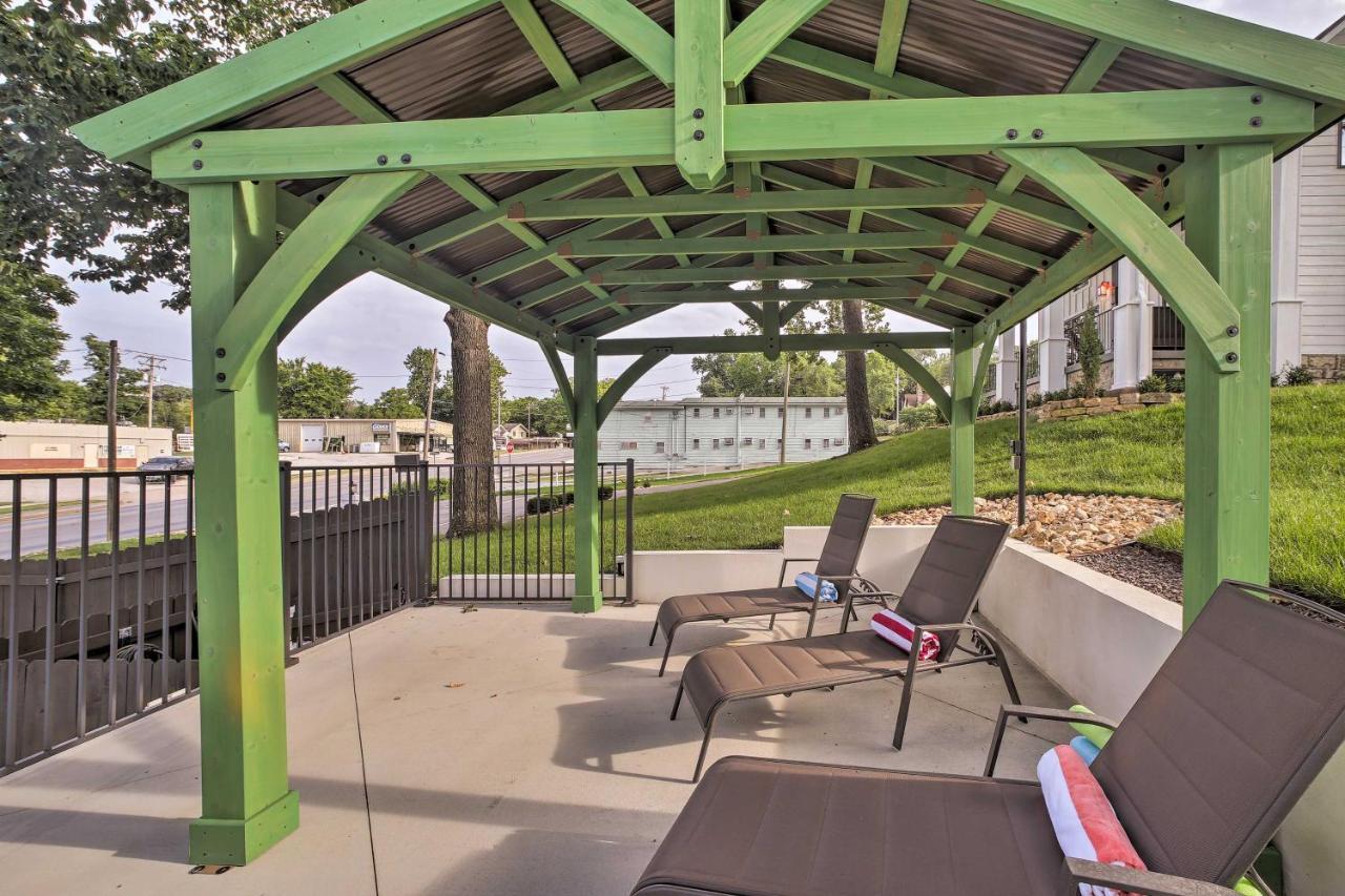 Downtown With Pool Access! Branson