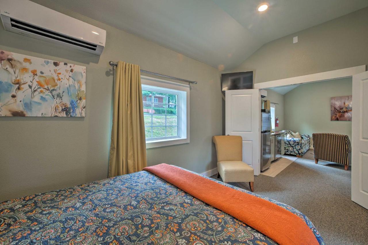 Downtown With Pool Access! Branson