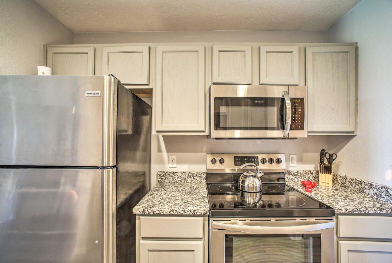 Cozy With Pool Access In The Heart Of Branson! Apartment
