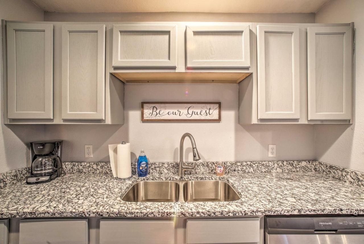 Apartment Cozy With Pool Access In The Heart Of Branson! Branson