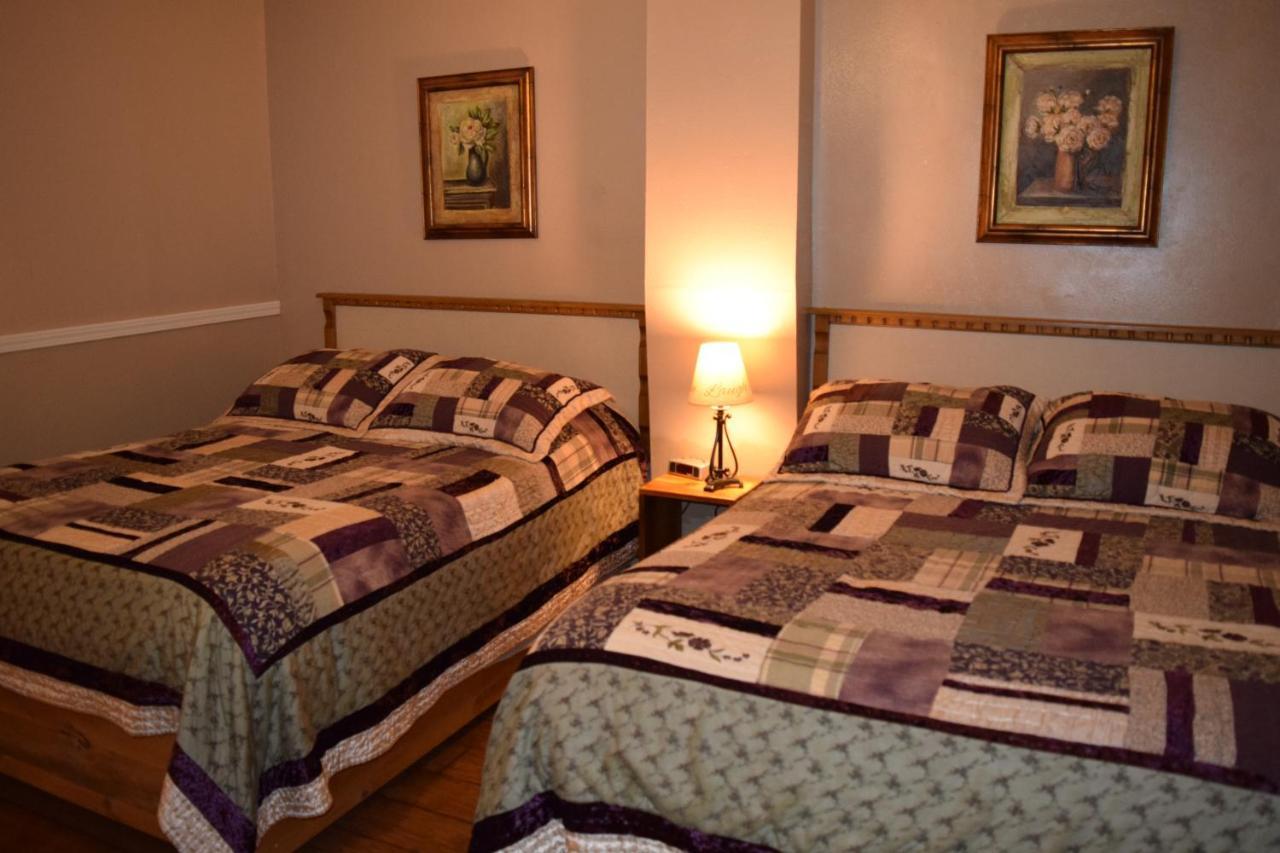 Landmark Inn 2*